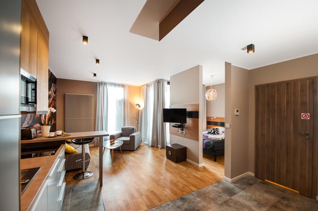 Prestige Apartments Wola Kolejowa Varsovie Chambre photo